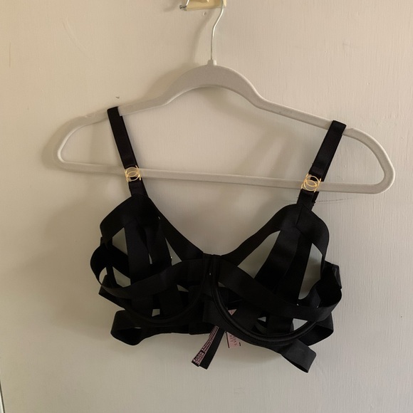 Victoria’s Secret Strappy Demi Bra NWT - Picture 2 of 6